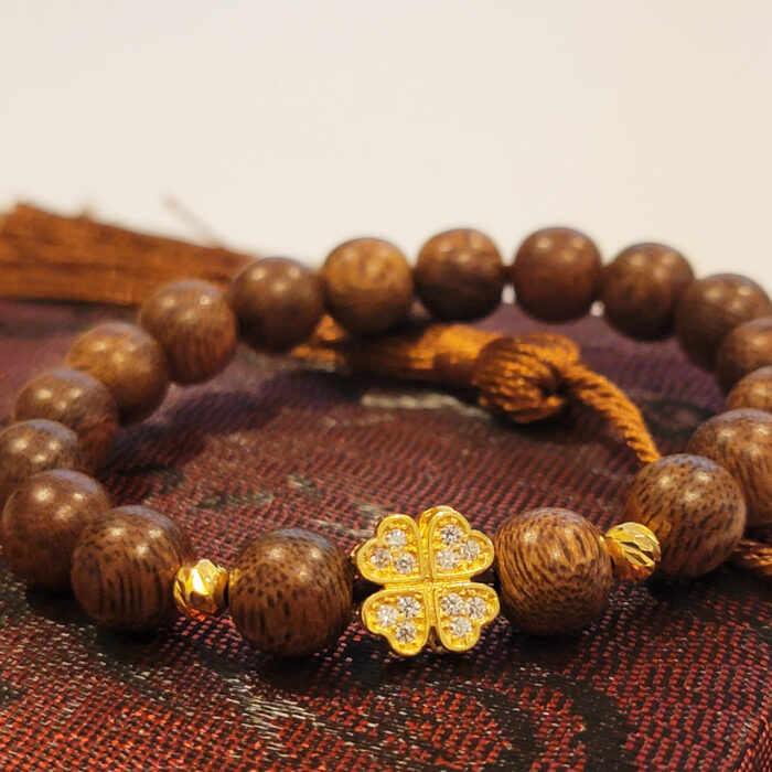 Buy Wonderful 20 MM Papua Aquilaria Agarwood Bracelet 15 Grams Aloeswood 12  Beads Online in India - Etsy